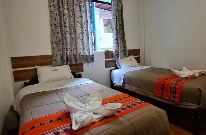 Qosqollay Plaza Hotel *
